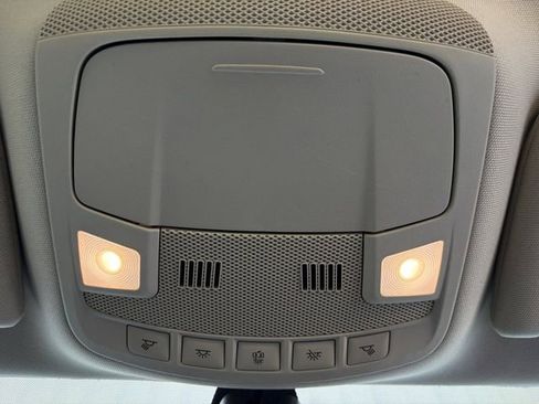 Used 2020 Ford Fusion SE w/ Equipment Group 151A image 7