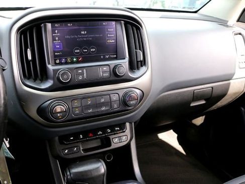 Used 2021 Chevrolet Colorado Z71 image 16