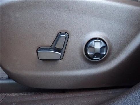 Used 2017 Jeep Cherokee Trailhawk image 13