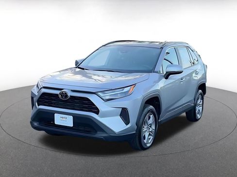 Used 2025 Toyota RAV4 XLE image 7