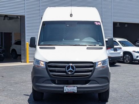 Used 2024 Mercedes-Benz Sprinter 2500 image 2