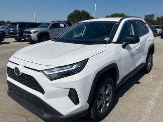 Used 2025 Toyota RAV4 LE AWD/4WD video 1