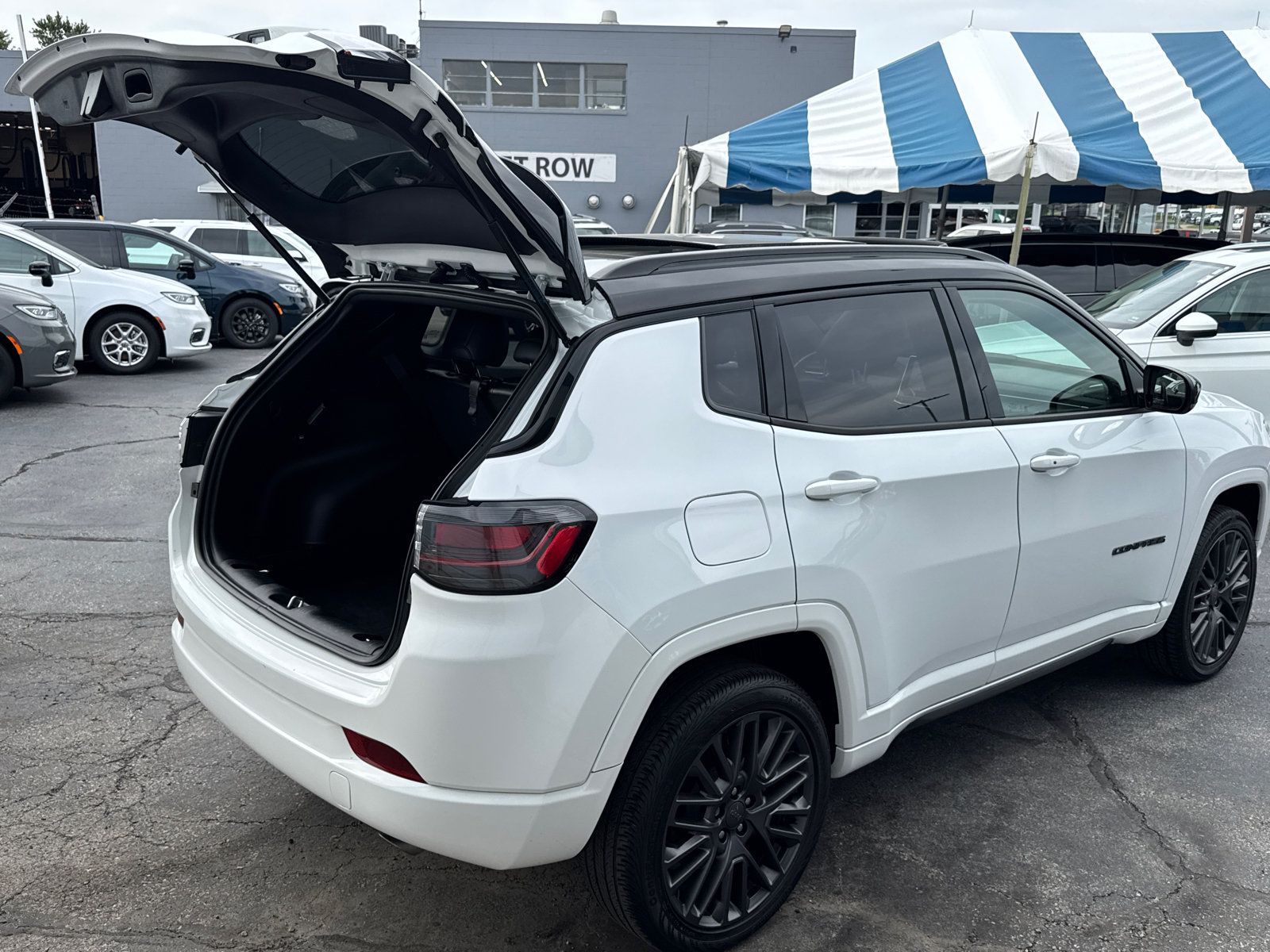 Used 2022 Jeep Compass High Altitude AWD/4WD image 18