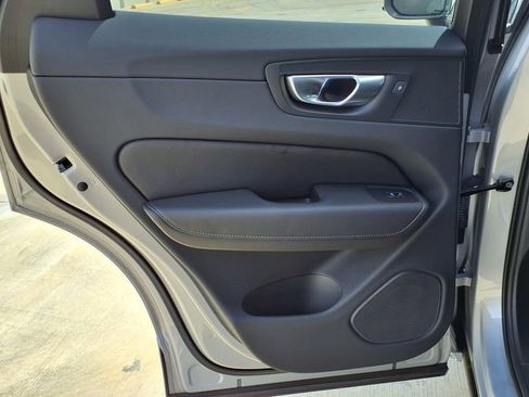 Certified 2023 Volvo XC60 B5 Ultimate w/ Climate Package FWD image 17