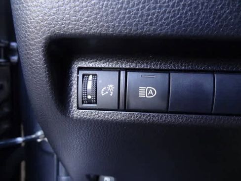 Used 2020 Toyota RAV4 Limited image 19