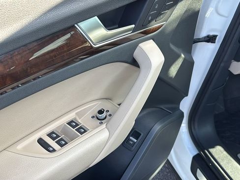 Used 2018 Audi Q5 2.0T Premium Plus w/ Premium Plus Package image 14