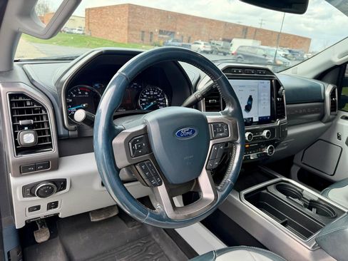 Used 2022 Ford F350 Limited image 9