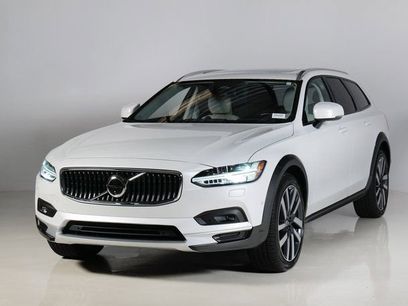 Used 2024 Volvo V90 B6 Cross Country Ultimate w/ Climate Package