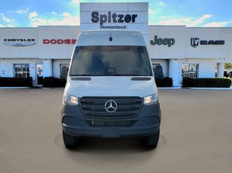 Used 2025 Mercedes-Benz Sprinter 2500 video 2