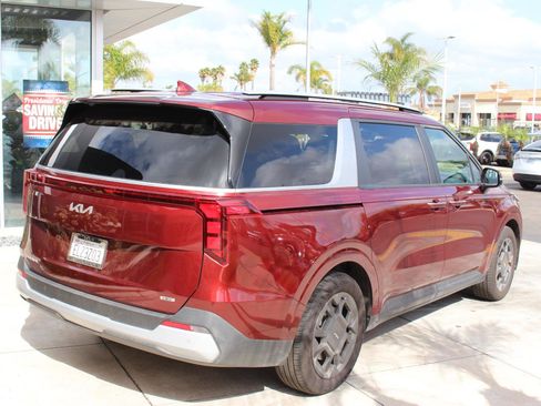 Certified 2026 Kia Carnival EX image 9