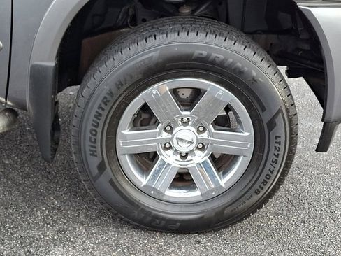 Used 2015 Nissan Titan SV w/ SV Value Truck Package image 12