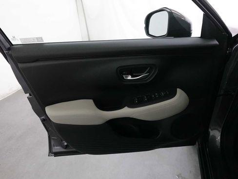 Certified 2023 Honda HR-V LX image 10