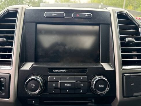 Used 2015 Ford F150 Lariat w/ Equipment Group 501A Mid AWD/4WD image 22