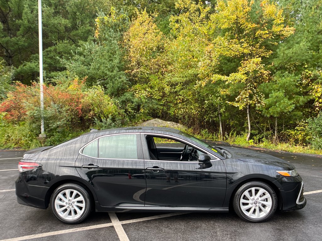 Used 2023 Toyota Camry LE FWD image 6