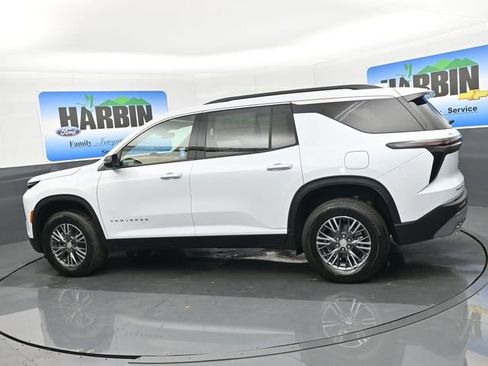 New 2026 Chevrolet Traverse LT image 3