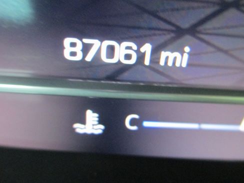 Used 2023 GMC Yukon Denali Ultimate image 38