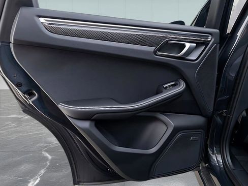 Used 2025 Porsche Macan GTS image 26