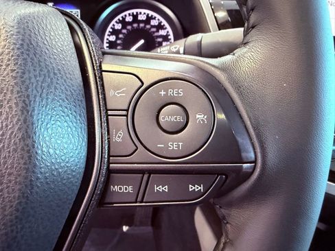 Used 2022 Toyota Camry SE image 21