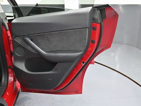 Used 2021 Tesla Model Y Performance image 40