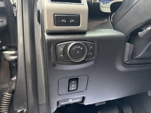 Used 2019 Ford F250 Lariat w/ Lariat Value Package image 18