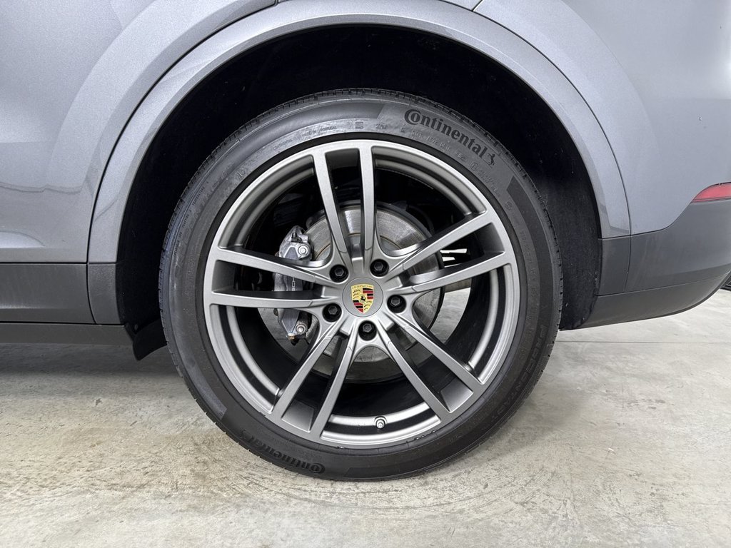 Certified 2023 Porsche Cayenne AWD/4WD image 14