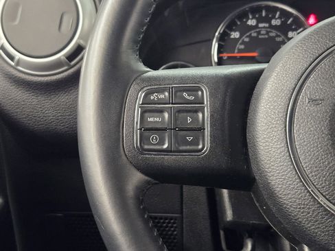 Used 2016 Jeep Wrangler Sahara w/ Connectivity Group image 26