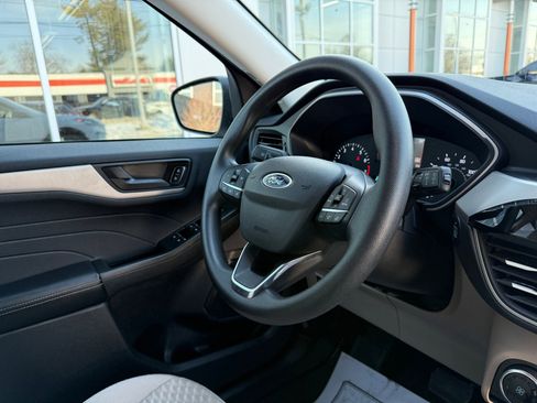 Used 2022 Ford Escape SE image 27