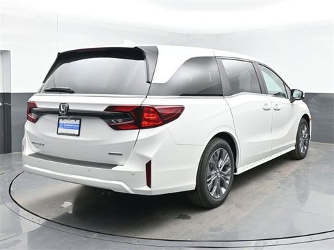 New 2026 Honda Odyssey Touring image 10