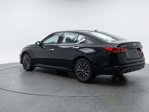 Used 2025 Nissan Altima 2.5 SV image 6
