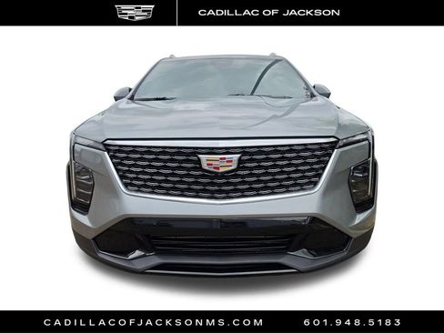 Certified 2025 Cadillac XT4 Premium Luxury FWD image 9