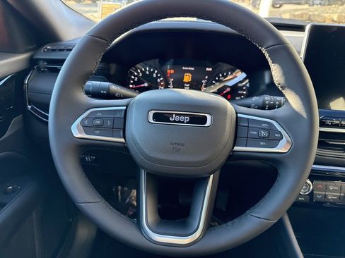 New 2026 Jeep Compass Latitude image 15