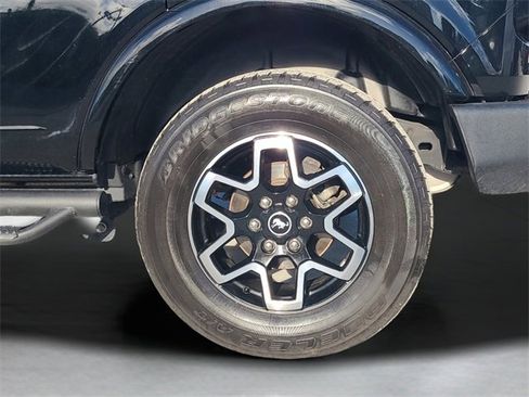 Used 2022 Ford Bronco Outer Banks image 11