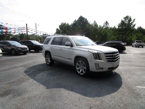 Used 2018 Cadillac Escalade Premium Luxury AWD/4WD image 5