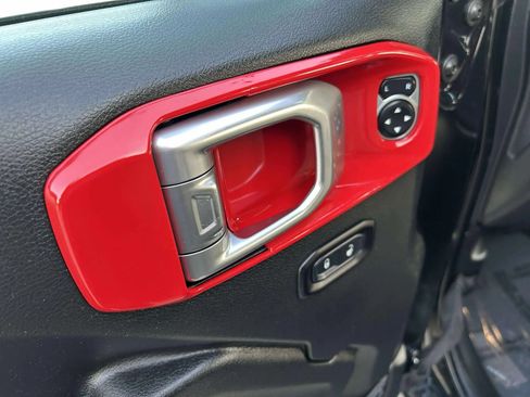 Used 2018 Jeep Wrangler Unlimited Sport S image 22