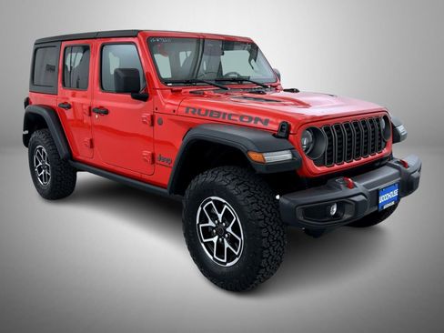 Used 2025 Jeep Wrangler Unlimited Rubicon AWD/4WD image 3