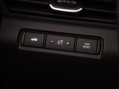 Used 2025 Nissan Altima 2.5 SV FWD image 18