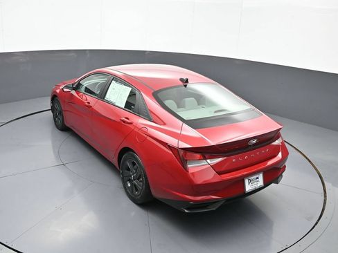 Certified 2021 Hyundai Elantra SEL FWD image 39