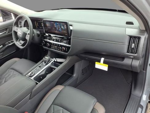 New 2026 Nissan Pathfinder Platinum w/ Cargo Package image 12