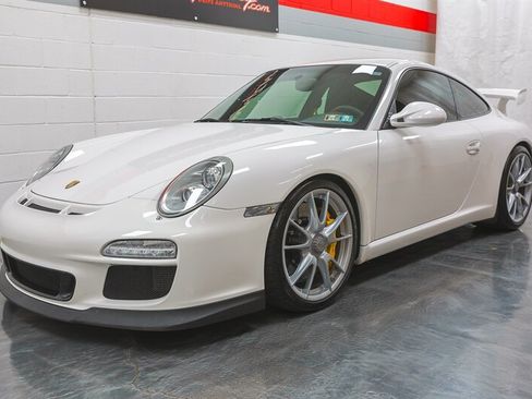 Used 2010 Porsche 911 GT3 RWD image 7