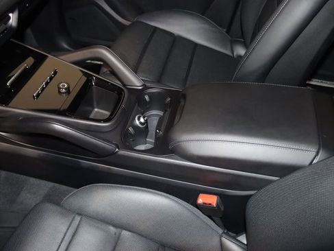 Used 2024 Porsche Cayenne image 47