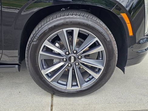 Certified 2026 Cadillac Escalade ESV Sport w/ Touring Package AWD/4WD image 9