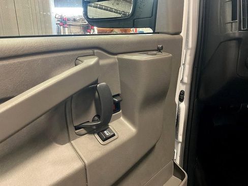 New 2025 Chevrolet Express 2500 Extended image 19