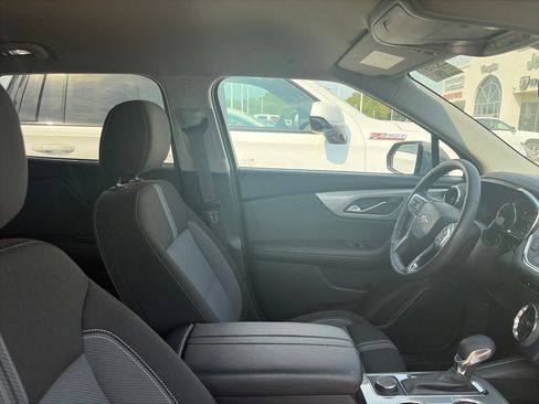Used 2025 Chevrolet Blazer LT FWD image 11