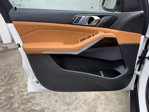 Certified 2025 BMW X5 xDrive40i image 11