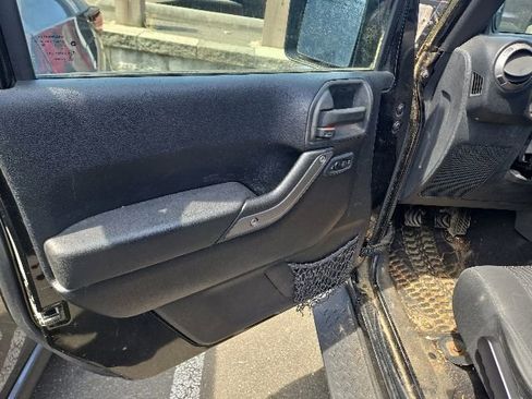 Used 2012 Jeep Wrangler Unlimited Sport AWD/4WD image 17