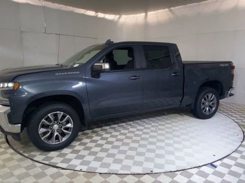 Used 2022 Chevrolet Silverado 1500 LT AWD/4WD image 7