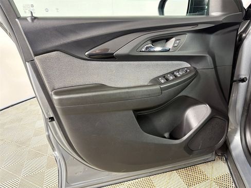 Used 2023 Chevrolet TrailBlazer LS image 10