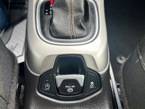 Used 2020 Jeep Compass Latitude w/ Cold Weather Group AWD/4WD image 30