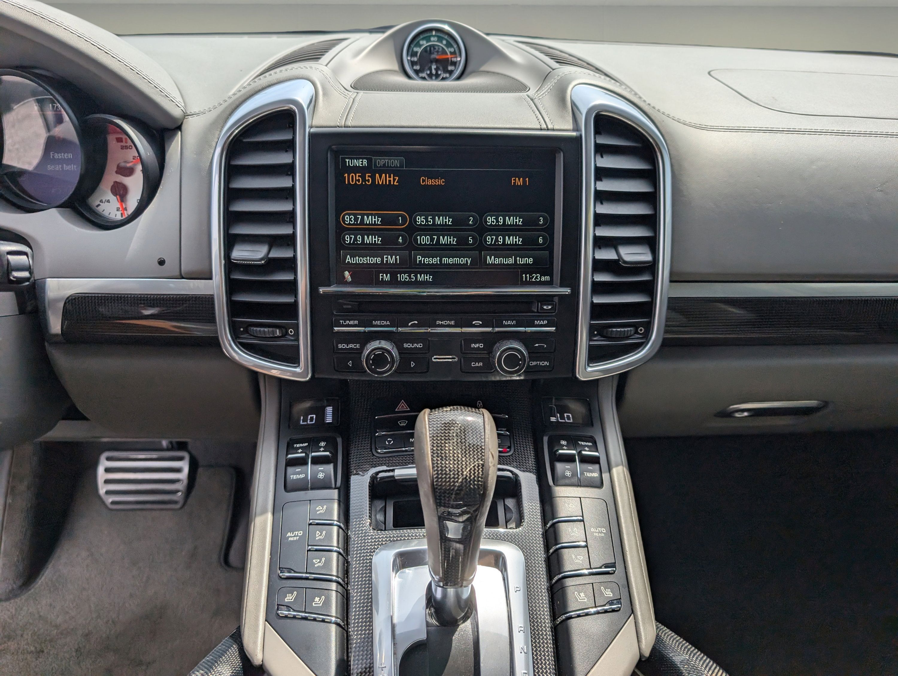 Used 2013 Porsche Cayenne Turbo AWD/4WD image 15