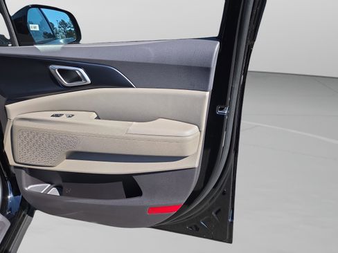New 2026 Kia Carnival FWD image 15